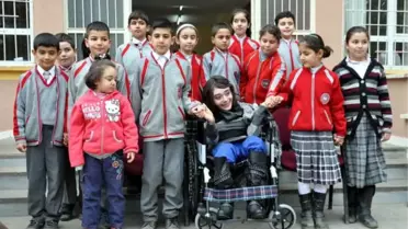 14 Yaşındaki Beyza Tekerlekli Sandalyesine Kavuştu