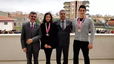 İlhan Atış Anadolu Lisesi Yüzmede 4 Madalya Kazandı
