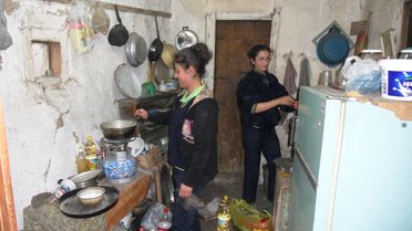 Kaymakam, Öğrencilerli Birlikte Yaşlı Ziyaretlerine Katılıyor