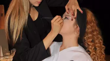 Saç Şovda 'Çocuk Geline Hayır, Okumaya Evet' Damgası