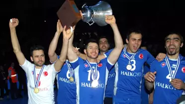 Halkbank Kupaya Emin Adımlarla İlerliyor