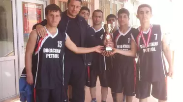 Anadolu İmam Hatip Lisesi Kros Yarışmasında Birinci Oldu