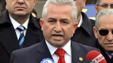 Kayseri Serbest Muhasebeci Mali Müşavirler Odası Cumhuriyet Meydanına Çelenk Bıraktı