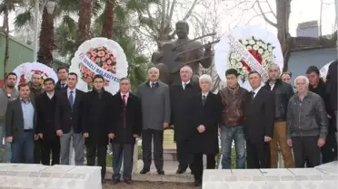 Sanatçı Özay Gönlüm, Ölümünün 13'üncü Yılında Anıldı