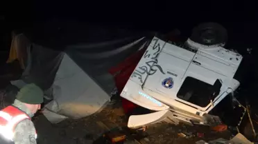 İran'dan Gürcistan'a Giden Tır Posof'ta Kaza Yaptı: 1 Ölü, 1 Yaralı