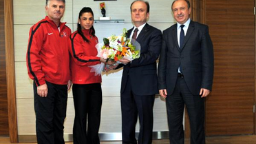 Nevin Yanıt Yurda Döndü