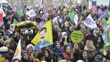 Yüksekova'da Kadınlar Günü Kutlamasına Erkekler Alınmadı