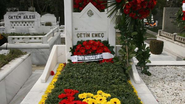 Çetin Emeç Kabri Başında Anıldı