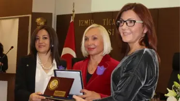 Kadınlara Başarıya Giden Yolu Anlattı