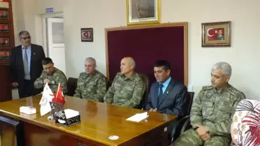 Komutanlardan Şehit Ailelerine Ziyaret