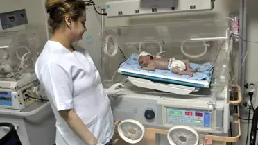 Yeni Doğan Bebeği Sınıra Bıraktılar