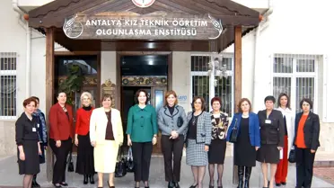 'Başarılı Türk Kadınları' Sergisi Açıldı