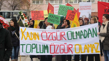 Kadın Mitinginde Yöneticilere Tepki