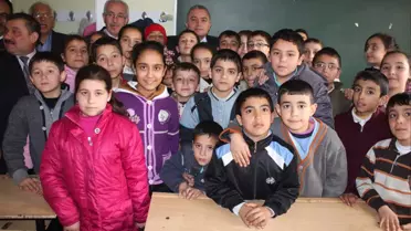 İdeal Toplum Derneği'nden Öğrencilere Okul Malzemesi Yardımı Yapıldı