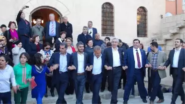 İzmir'de Yaşayan Balkanlılar, Midyat'ta Halay Çekti