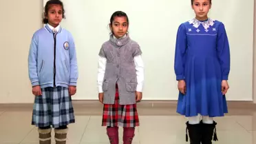 Ahlat'ta İstiklal Marşı'nı En Güzel Kızlar Okudu