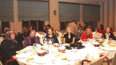 Düzce'de Dünya Kadınlar Günü Tüm Gün Kutlandı