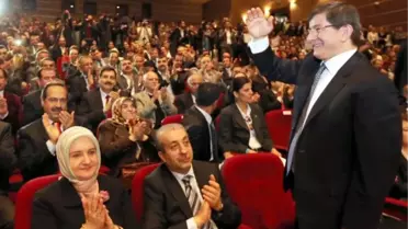 Davutoğlu'ndan 'Yeni Osmanlıcılık' İddialarına Sert Tepki