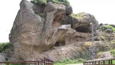 Tekkeköy Mağaraları Arkeolojik Vadisi'nde Çalışmalar Devam Ediyor