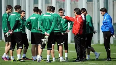 Bursaspor'da Gençler ve Sakatlar Antrenman Yaptı