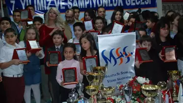 Yüzme Sporcuları Bir Araya Geldi