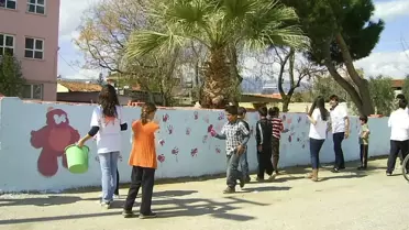 ÇYDD'li Gençler, Öğrencilerle Okul Renklendirdi