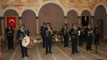 Nevşehir Belediye Bandosundan Kahramanlık Türküleri