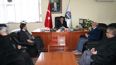 Azerbaycan Kültür ve Dayanışma Derneği'nden Başkan Bozkuş'a Çemeni ve Nevruz Meyvesi