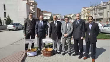 İnegöl Belediyesinden Hayvanlara Suluk ve Beslenme Odağı
