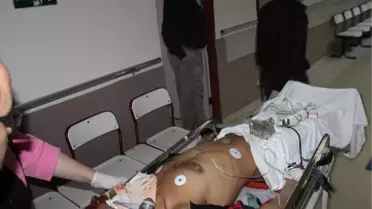 Motorsiklet Tır'a Çarptı: 2 Yaralı