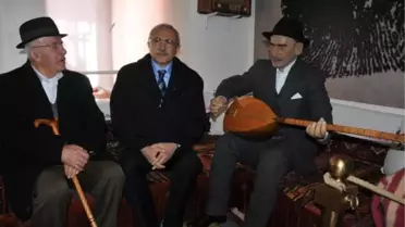 Aşık Veysel Mezarı Başında Anıldı