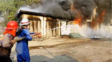 Myanmar'da 2 Cami ve 50 Ev Kundaklandı