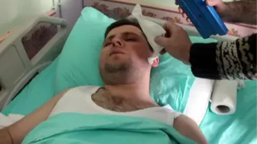 Annesine Hakaret Ettiği İçin Doktoru Dövdü