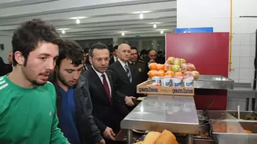 Vali Aksoy, Yurtta Kalan Öğrencilerle Buluştu