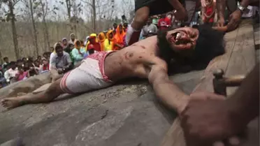 Canlı Canlı Çarmıha Gerildiler!
