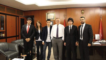 Hkü Öğrencilerinden Resmi Kurumlara Çıkarma