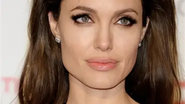 Angelina Jolie, Afganistan'da Okul Açtı