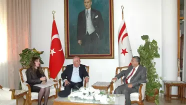 Arslan Mengüç, 'Ben Tremeşeli Mehmet Ali' Adlı Kitabını KKTC Meclis Başkanı'da Takdim Etti