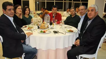 İnsanlar Uyurken Çalışan Belediye Personeline Teşekkür Yemeği