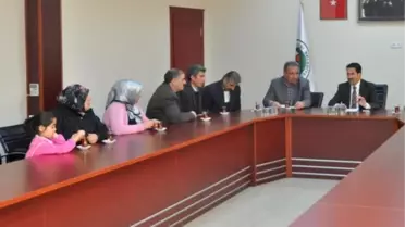 Başkan Mimarsinan Mahalle Muhtarı ile Sakinlerini Ağırladı