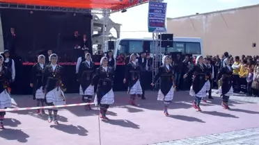 Çaldıran'da Halay ve Horon Bir Arada