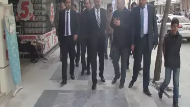 Gazi Caddesi'nin 12 Yıllık Kaldırımlarına Bakım