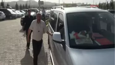 Tatlıses İnşaatta Demir Bağladı