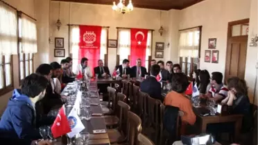 Güzelbey Yarının Liderlerine 'Liderliği Anlattı'