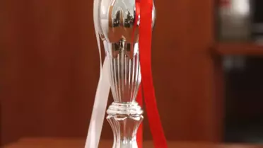 Şampiyonluk Kupasını Kulüp Başkanına Hediye Ettiler