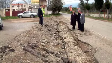Burhaniye'de Bozulan Köy Yolları Onarılacak