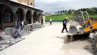 Bilal-İ Habeşi Camii Bahçesi Düzenleniyor