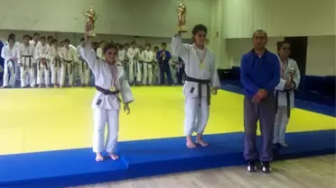 Düzce'de Okullararası Judo Seçmeleri Yapıldı