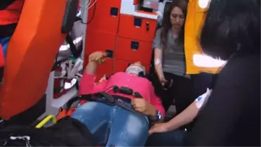 İki Otomobil Bir Traktör Çarpıştı: 6 Yaralı