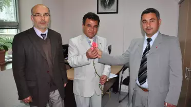 Torbalı'da Kutlu Doğum Haftası Nedenıyle 5 Bin Karanfıl Dağıtıldı